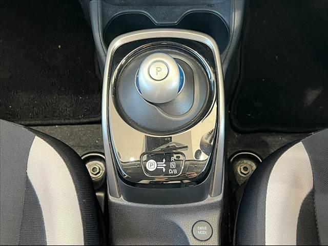 ノート e-パワー B アラウンドビューモニタ インテリジェントツームミラー CD エマブレ 車線逸脱警報 踏み間違い防止 FRバックソナー ETC AUX FM AM Pガラス Aライト Rワイパー インテリジェントキ(23枚目)