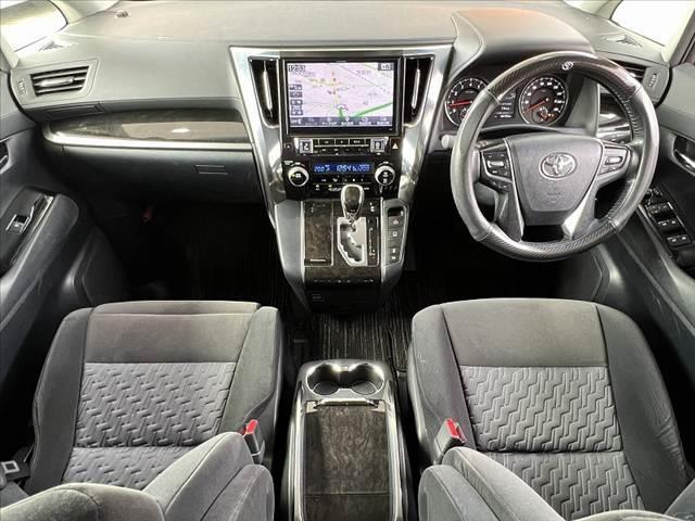 アルファード ２．５Ｓ　Ａパッケージ　禁煙　１０型ナビ　１２．８型フリップダウンモニター　両電スラ　ＥＴＣ　フルセグ　ＤＶＤ　ＢＴオーディオ　ブレーキホールド　横滑防止　ステリモ　ＬＥＤ　フォグ　シートリフター　スマートキー　Ｐスタート（3枚目）