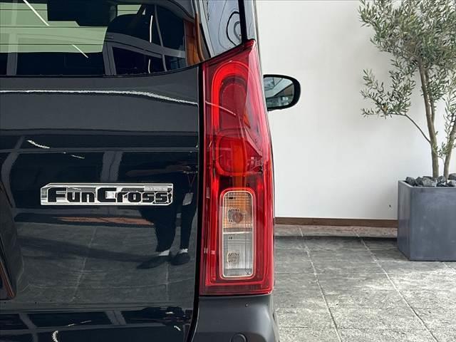 タント ファンクロスターボ　禁煙　９型ＤＡ　全方位　スマートクルーズ　ＥＴＣ　シートヒーター　フルセグ　スマートキー　Ｐスタート　両電スラ　ルーフレール　クルコン　ステリモ　スマートアシスト　バックソナー　Ａストップ　ＬＥＤ（40枚目）