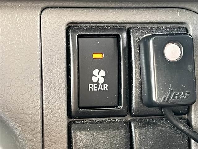 NV100クリッパーバン GXターボ ハイルーフ エマージェンシーブレーキ 純ナビ Bモニター フルセグ Aライト ABS リモコンキー リアヒーター SRSエアバッグ プライバシーガラス ハロゲンヘッドライト アームレスト(24枚目)