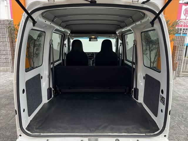 ハイゼットカーゴ ＤＸ　ＳＡＩＩＩ　後期　禁煙車　スマートアシスト３　コーナーセンサー　車線逸脱警報　先行者発信お知らせ　オートハイビーム　ＬＥＤヘッドライト　リモコンキー　ＳＲＳエアバック　ＡＣ　ＦＭ　ＡＭ　Ｐガラス　横滑り防止（20枚目）