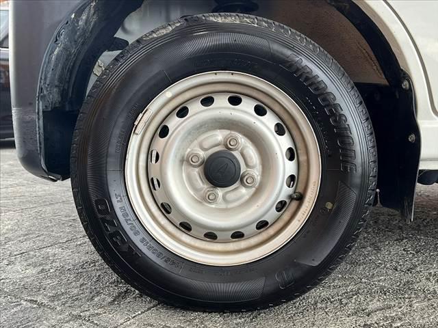 ハイゼットカーゴ ＤＸ　ＳＡＩＩＩ　後期　禁煙車　スマートアシスト３　コーナーセンサー　車線逸脱警報　先行者発信お知らせ　オートハイビーム　ＬＥＤヘッドライト　リモコンキー　ＳＲＳエアバック　ＡＣ　ＦＭ　ＡＭ　Ｐガラス　横滑り防止（38枚目）