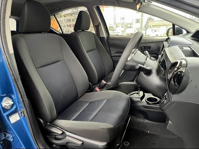 アクア Ｓ　中期　セーフティＳ　スマートキー　Ｐスタート　ナビ　Ｂモニ　ＥＴＣ　フルセグ　ＢＴ　ＡＢＳ　ＳＲＳエアバッグ　横滑防止　Ａハイビーム　レベライザー　車線逸脱警報　集中ドアロック　チルトステア（16枚目）