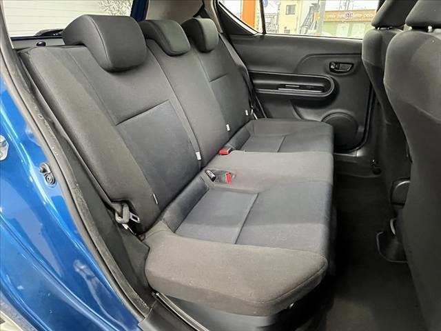 アクア Ｓ　中期　セーフティＳ　スマートキー　Ｐスタート　ナビ　Ｂモニ　ＥＴＣ　フルセグ　ＢＴ　ＡＢＳ　ＳＲＳエアバッグ　横滑防止　Ａハイビーム　レベライザー　車線逸脱警報　集中ドアロック　チルトステア（18枚目）