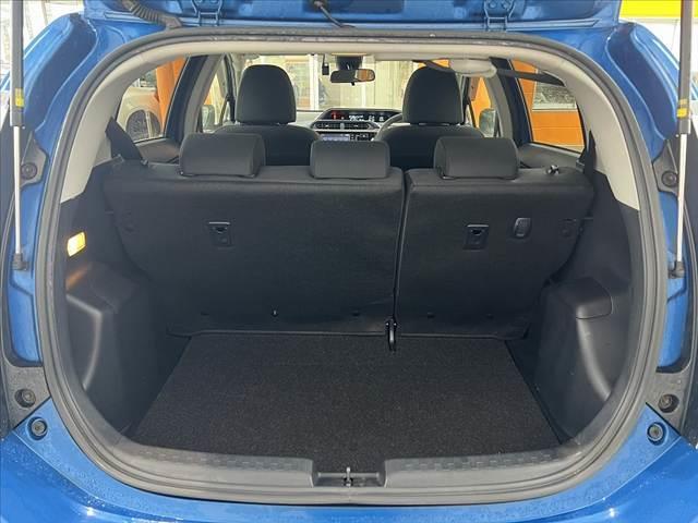 アクア Ｓ　中期　セーフティＳ　スマートキー　Ｐスタート　ナビ　Ｂモニ　ＥＴＣ　フルセグ　ＢＴ　ＡＢＳ　ＳＲＳエアバッグ　横滑防止　Ａハイビーム　レベライザー　車線逸脱警報　集中ドアロック　チルトステア（20枚目）