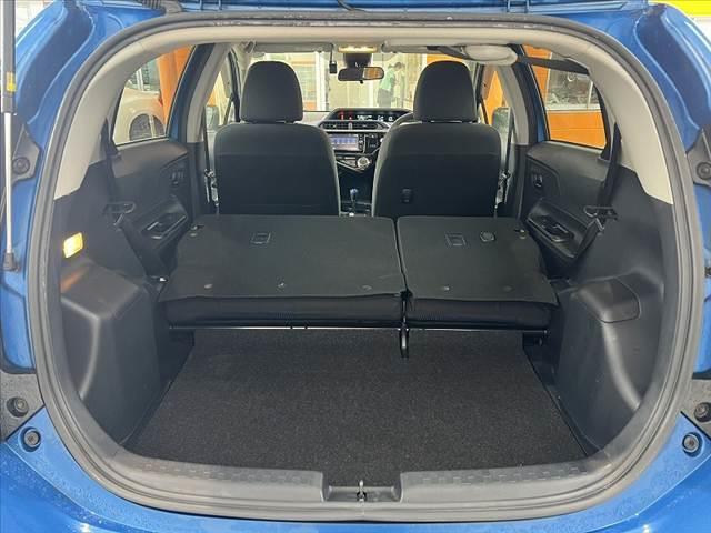 アクア Ｓ　中期　セーフティＳ　スマートキー　Ｐスタート　ナビ　Ｂモニ　ＥＴＣ　フルセグ　ＢＴ　ＡＢＳ　ＳＲＳエアバッグ　横滑防止　Ａハイビーム　レベライザー　車線逸脱警報　集中ドアロック　チルトステア（21枚目）