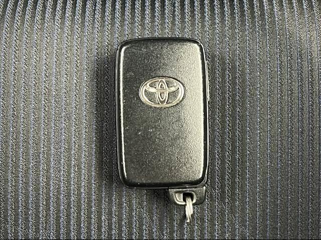 アクア Ｓ　中期　セーフティＳ　スマートキー　Ｐスタート　ナビ　Ｂモニ　ＥＴＣ　フルセグ　ＢＴ　ＡＢＳ　ＳＲＳエアバッグ　横滑防止　Ａハイビーム　レベライザー　車線逸脱警報　集中ドアロック　チルトステア（31枚目）