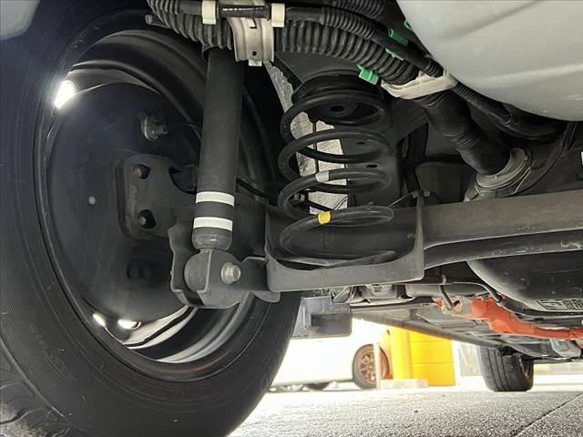 アクア Ｓ　中期　セーフティＳ　スマートキー　Ｐスタート　ナビ　Ｂモニ　ＥＴＣ　フルセグ　ＢＴ　ＡＢＳ　ＳＲＳエアバッグ　横滑防止　Ａハイビーム　レベライザー　車線逸脱警報　集中ドアロック　チルトステア（46枚目）