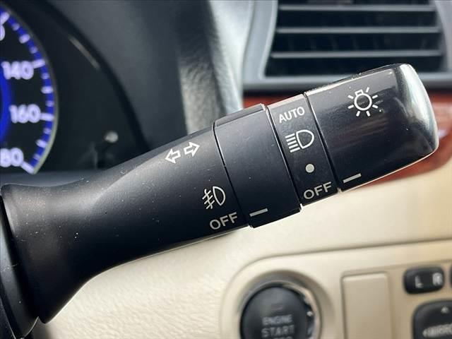 プレミオ １．５Ｆ　ＥＸパッケージ　禁煙　ナビ　バックモニター　ＥＴＣ　Ｐスタート　Ａライト　スマートキー　ステリモ　パワーシート　プライバシーガラス　ＳＲＳエアバッグ　チルトステアリング　バニティミラ　バイザ　ＩＳＯＦＩＸ　ＨＩＤ（7枚目）