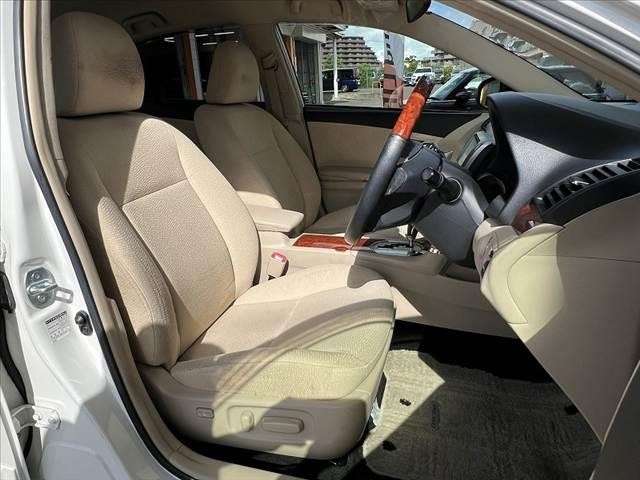 プレミオ １．５Ｆ　ＥＸパッケージ　禁煙　ナビ　バックモニター　ＥＴＣ　Ｐスタート　Ａライト　スマートキー　ステリモ　パワーシート　プライバシーガラス　ＳＲＳエアバッグ　チルトステアリング　バニティミラ　バイザ　ＩＳＯＦＩＸ　ＨＩＤ（16枚目）