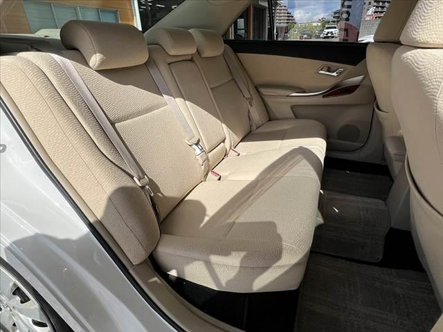 プレミオ １．５Ｆ　ＥＸパッケージ　禁煙　ナビ　バックモニター　ＥＴＣ　Ｐスタート　Ａライト　スマートキー　ステリモ　パワーシート　プライバシーガラス　ＳＲＳエアバッグ　チルトステアリング　バニティミラ　バイザ　ＩＳＯＦＩＸ　ＨＩＤ（18枚目）