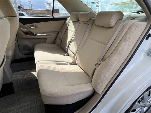 プレミオ １．５Ｆ　ＥＸパッケージ　禁煙　ナビ　バックモニター　ＥＴＣ　Ｐスタート　Ａライト　スマートキー　ステリモ　パワーシート　プライバシーガラス　ＳＲＳエアバッグ　チルトステアリング　バニティミラ　バイザ　ＩＳＯＦＩＸ　ＨＩＤ（19枚目）