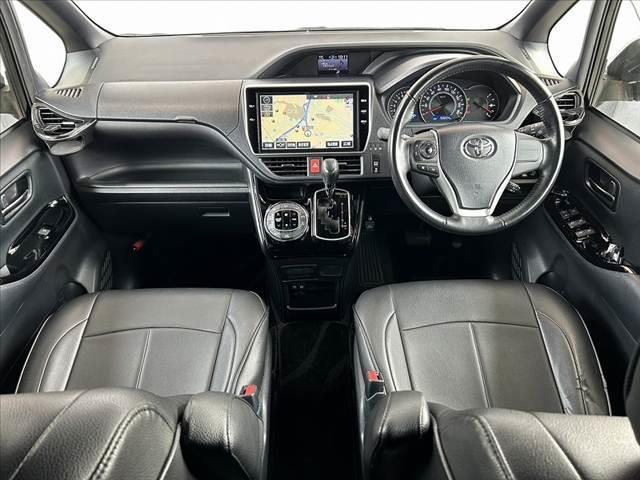 ヴォクシー ZS 禁煙 純10インチナビ フリップダウンモニター 両電スラ セーフティセンスC Bモニター ETC フルセグ Aライト Aストップ クルーズコントロール シートリフター LED SRSエアバッグ(2枚目)