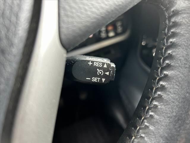 ヴォクシー ZS 禁煙 純10インチナビ フリップダウンモニター 両電スラ セーフティセンスC Bモニター ETC フルセグ Aライト Aストップ クルーズコントロール シートリフター LED SRSエアバッグ(25枚目)