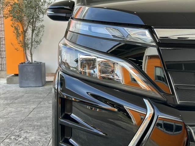 ヴォクシー ZS 禁煙 純10インチナビ フリップダウンモニター 両電スラ セーフティセンスC Bモニター ETC フルセグ Aライト Aストップ クルーズコントロール シートリフター LED SRSエアバッグ(40枚目)