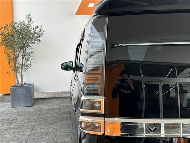 ヴォクシー ZS 禁煙 純10インチナビ フリップダウンモニター 両電スラ セーフティセンスC Bモニター ETC フルセグ Aライト Aストップ クルーズコントロール シートリフター LED SRSエアバッグ(42枚目)