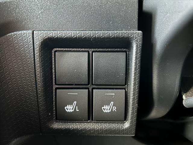 シフォン Ｇ　禁煙　両電スラ　パノラミックビュ　純正ナビ　フルセグ　ＢＴ　ＳＡ　ＤＶＤ　ＬＥＤヘッド　Ａライト　シートヒータ　ＡＢＳ　スマートキ　Ｐスタート　運転席ロングスライド　バニティミラ（7枚目）