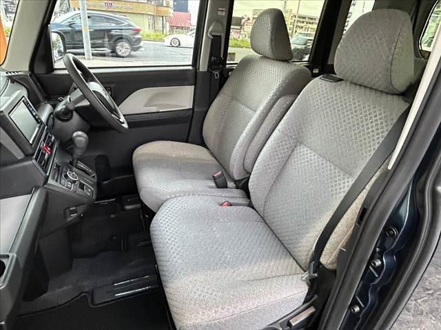 シフォン Ｇ　禁煙　両電スラ　パノラミックビュ　純正ナビ　フルセグ　ＢＴ　ＳＡ　ＤＶＤ　ＬＥＤヘッド　Ａライト　シートヒータ　ＡＢＳ　スマートキ　Ｐスタート　運転席ロングスライド　バニティミラ（17枚目）