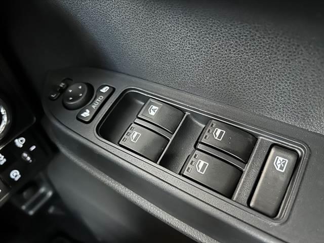 シフォン Ｇ　禁煙　両電スラ　パノラミックビュ　純正ナビ　フルセグ　ＢＴ　ＳＡ　ＤＶＤ　ＬＥＤヘッド　Ａライト　シートヒータ　ＡＢＳ　スマートキ　Ｐスタート　運転席ロングスライド　バニティミラ（35枚目）