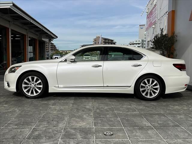 ＬＳ ＬＳ４６０　バージョンＣ　Ｉパッケージ　ＬＥＤヘッドライト　ムーンルーフ　純ナビ　ＢＳＭ　Ｂモニタ　レーダークルーズ　シートヒーター　シートクーラー　Ａライト　ＥＴＣ　フルセグ　ステアリングヒーター　ブレーキホールド　プリクラッシュセーフ（11枚目）