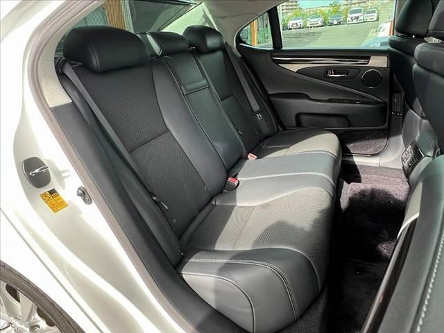 ＬＳ ＬＳ４６０　バージョンＣ　Ｉパッケージ　ＬＥＤヘッドライト　ムーンルーフ　純ナビ　ＢＳＭ　Ｂモニタ　レーダークルーズ　シートヒーター　シートクーラー　Ａライト　ＥＴＣ　フルセグ　ステアリングヒーター　ブレーキホールド　プリクラッシュセーフ（18枚目）