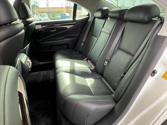 ＬＳ ＬＳ４６０　バージョンＣ　Ｉパッケージ　ＬＥＤヘッドライト　ムーンルーフ　純ナビ　ＢＳＭ　Ｂモニタ　レーダークルーズ　シートヒーター　シートクーラー　Ａライト　ＥＴＣ　フルセグ　ステアリングヒーター　ブレーキホールド　プリクラッシュセーフ（19枚目）