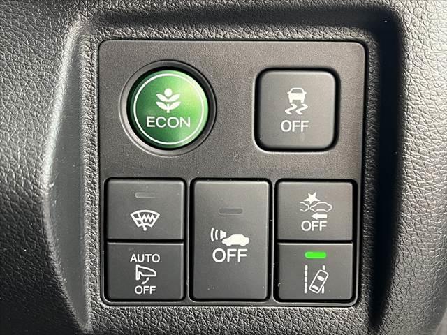 ヴェゼル ハイブリッドZ・ホンダセンシング 禁煙 8型ナビ BTオーディオ DVD Bモニ フルセグ ステリモ パドルシフト LED フォグ ETC Pガラス ルーフレール シートヒータ ブレーキホールド Aライト コンビシート レザーハンドル(6枚目)