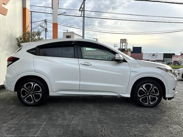 ヴェゼル ハイブリッドZ・ホンダセンシング 禁煙 8型ナビ BTオーディオ DVD Bモニ フルセグ ステリモ パドルシフト LED フォグ ETC Pガラス ルーフレール シートヒータ ブレーキホールド Aライト コンビシート レザーハンドル(12枚目)