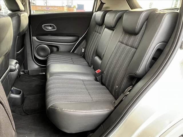 ヴェゼル ハイブリッドZ・ホンダセンシング 禁煙 8型ナビ BTオーディオ DVD Bモニ フルセグ ステリモ パドルシフト LED フォグ ETC Pガラス ルーフレール シートヒータ ブレーキホールド Aライト コンビシート レザーハンドル(19枚目)