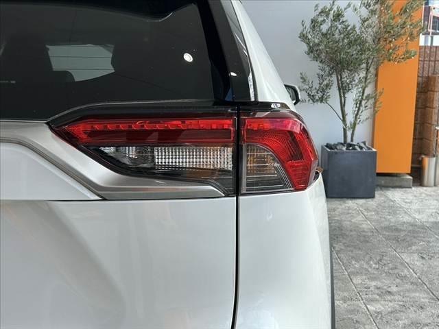 RAV4 中期 禁煙 パノラマルーフ モデリスタ 10.5型ナビ 全方位 ETC セーフティ BSM LED クルコン シートヒータ エアーシート ルーフレール Pゲート スマートキ Pスタ ハンドルヒータ(44枚目)