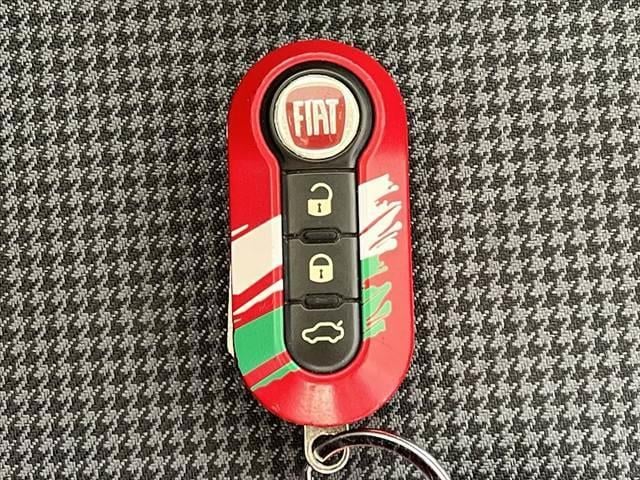 500 1.2 ポップ 禁煙 CDオーディオ 5速デュアロジック リモコンキー シートリフター SRSエアバッグ チルトステアリング シートアンダーボックス バニティミラー ノーマルルーフ ハロゲンヘッドライト ボディ同色(7枚目)