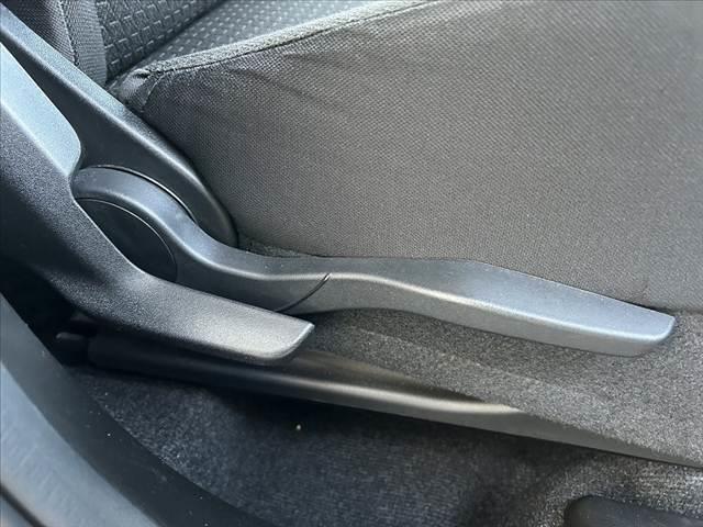 スイフト ＸＧ　禁煙　ナビ　ＥＴＣ　スマートキー　Ｐスタート　シートヒータ　ＡＢＳ　ＳＲＳエアバッグ　横滑り防止　プライバシーガラス　レベライザー　バニティミラー　ＡＣソケット　ＩＳＯＦＩＸ　チルトステア（27枚目）