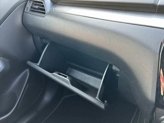 スイフト ＸＧ　禁煙　ナビ　ＥＴＣ　スマートキー　Ｐスタート　シートヒータ　ＡＢＳ　ＳＲＳエアバッグ　横滑り防止　プライバシーガラス　レベライザー　バニティミラー　ＡＣソケット　ＩＳＯＦＩＸ　チルトステア（30枚目）