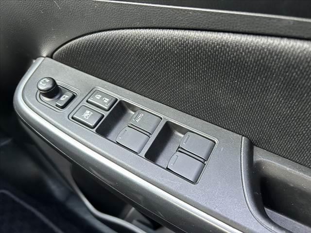 スイフト ＸＧ　禁煙　ナビ　ＥＴＣ　スマートキー　Ｐスタート　シートヒータ　ＡＢＳ　ＳＲＳエアバッグ　横滑り防止　プライバシーガラス　レベライザー　バニティミラー　ＡＣソケット　ＩＳＯＦＩＸ　チルトステア（31枚目）