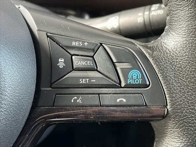 セレナ 　後期　禁煙　純１０インチナビ　プロパイロット　フリップダウン　アラウンドビューモニター　両電スラ　リアオートエアコン　シートヒータ　Ａライト　ステリモ　レーダークルーズ　ＬＥＤ　ＳＲＳエアバッグ（5枚目）