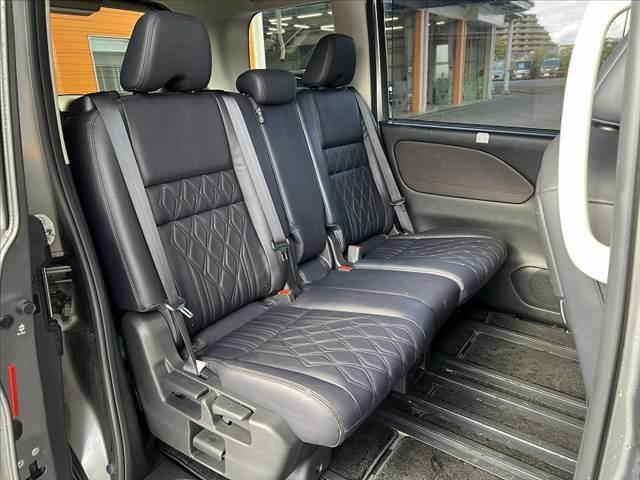 セレナ 　後期　禁煙　純１０インチナビ　プロパイロット　フリップダウン　アラウンドビューモニター　両電スラ　リアオートエアコン　シートヒータ　Ａライト　ステリモ　レーダークルーズ　ＬＥＤ　ＳＲＳエアバッグ（18枚目）