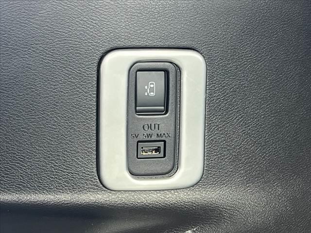 セレナ 　後期　禁煙　純１０インチナビ　プロパイロット　フリップダウン　アラウンドビューモニター　両電スラ　リアオートエアコン　シートヒータ　Ａライト　ステリモ　レーダークルーズ　ＬＥＤ　ＳＲＳエアバッグ（34枚目）