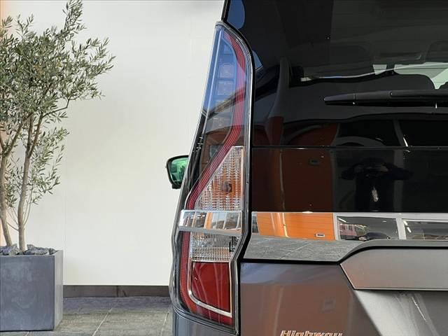 セレナ 　後期　禁煙　純１０インチナビ　プロパイロット　フリップダウン　アラウンドビューモニター　両電スラ　リアオートエアコン　シートヒータ　Ａライト　ステリモ　レーダークルーズ　ＬＥＤ　ＳＲＳエアバッグ（40枚目）