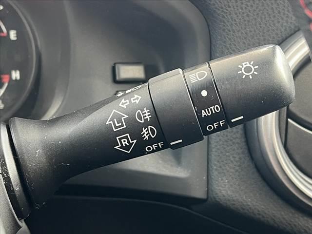 ＢＲＺ Ｓ　禁煙　ナビ　クルコン　Ｂモニ　ＤＶＤ　ＢＴオーディオ　ＨＩＤヘッドランプ　フォグ　スマートキー　Ｐスタート　ＥＴＣ　純１７ＡＷ　レザーステア　オートライト　横滑り防止　ＳＰＯＲＴ／ＳＮＯＷ（6枚目）