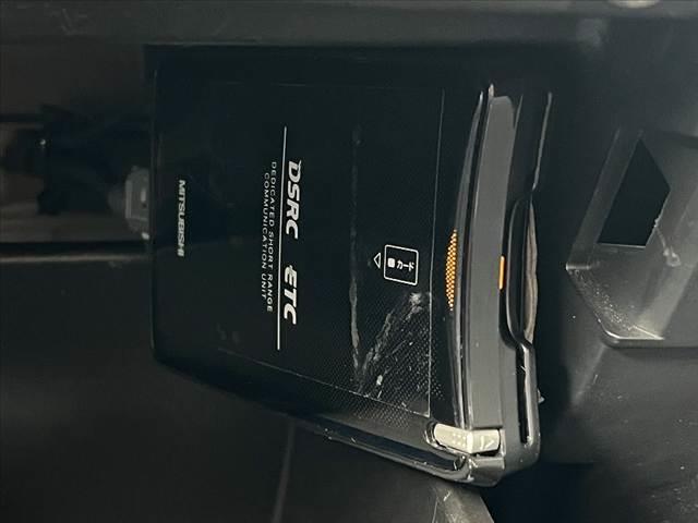 ＢＲＺ Ｓ　禁煙　ナビ　クルコン　Ｂモニ　ＤＶＤ　ＢＴオーディオ　ＨＩＤヘッドランプ　フォグ　スマートキー　Ｐスタート　ＥＴＣ　純１７ＡＷ　レザーステア　オートライト　横滑り防止　ＳＰＯＲＴ／ＳＮＯＷ（7枚目）