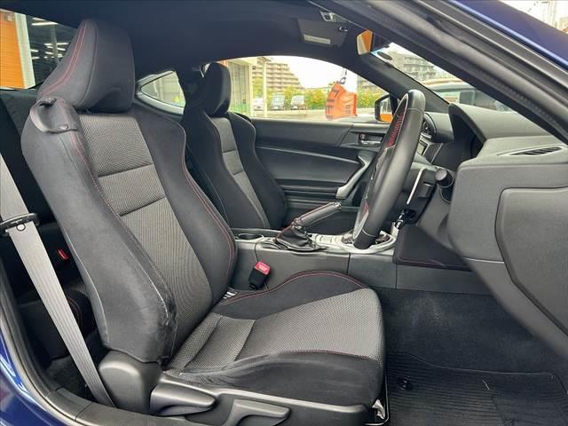 ＢＲＺ Ｓ　禁煙　ナビ　クルコン　Ｂモニ　ＤＶＤ　ＢＴオーディオ　ＨＩＤヘッドランプ　フォグ　スマートキー　Ｐスタート　ＥＴＣ　純１７ＡＷ　レザーステア　オートライト　横滑り防止　ＳＰＯＲＴ／ＳＮＯＷ（16枚目）