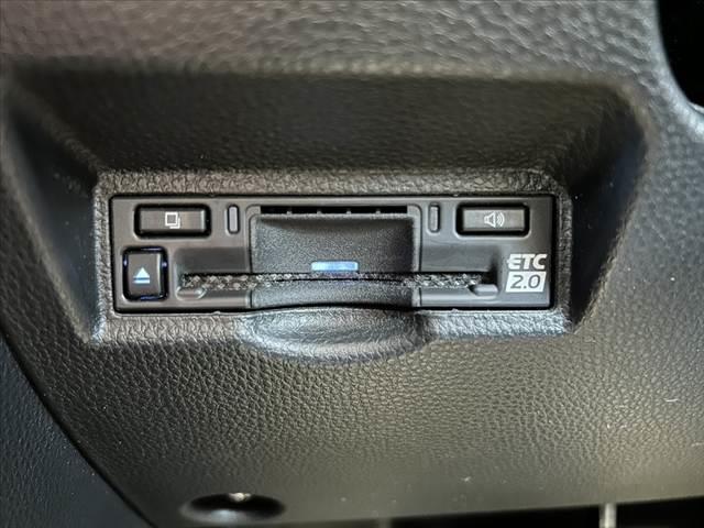 ヴォクシー Ｓ－Ｚ　禁煙　ディスプレイオーディオプラス　パノラミックビューＭ　セーフティセンス　１０．５型ナビ　両電スラ　３眼ＬＥＤ　ＡＣＣ　ＤＶＤ再生　シートヒーター　シートリフター　Ｐサポート　リアエアコン　Ｐスタ（7枚目）