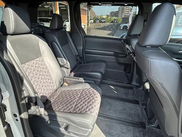 ヴォクシー Ｓ－Ｚ　禁煙　ディスプレイオーディオプラス　パノラミックビューＭ　セーフティセンス　１０．５型ナビ　両電スラ　３眼ＬＥＤ　ＡＣＣ　ＤＶＤ再生　シートヒーター　シートリフター　Ｐサポート　リアエアコン　Ｐスタ（18枚目）