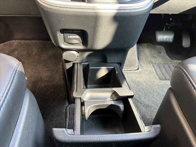 ヴォクシー Ｓ－Ｚ　禁煙　ディスプレイオーディオプラス　パノラミックビューＭ　セーフティセンス　１０．５型ナビ　両電スラ　３眼ＬＥＤ　ＡＣＣ　ＤＶＤ再生　シートヒーター　シートリフター　Ｐサポート　リアエアコン　Ｐスタ（37枚目）