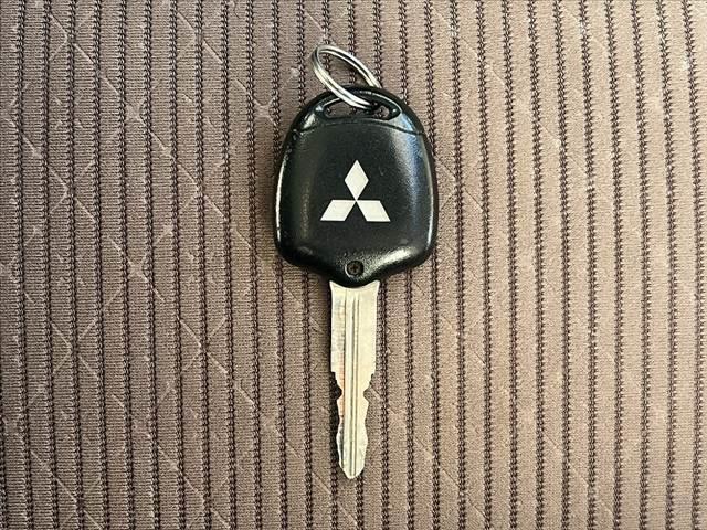 eKワゴン E e-アシスト 後期 禁煙 車検整備付 ナビ Bモニ キーレス シートヒーター ABS SRSエアバッグ 地デジ ACソケット ISOFIX ヘッドライトレベライザー 集中ドアロック ドアバイザー バニティミラー(7枚目)