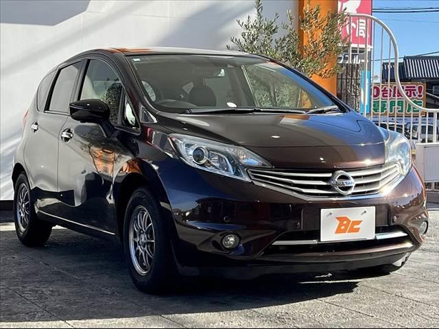 ノート メダリスト　エマージェンシーブレーキパッケージ　禁煙　車検整備付　全方位モニタ　ナビ　フルセグ　ＢＴオーディオ　ＥＴＣ　スマートキ　Ｐスタート　横滑防止　コーナーセンサー　ＬＥＤ　フォグ　ＥＣＯモード　アイドリングストップ　レーンキープ　エマブレ（8枚目）