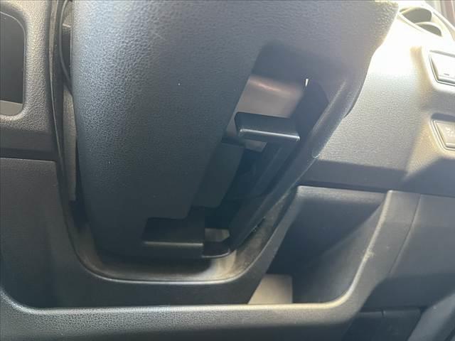 ノート メダリスト　エマージェンシーブレーキパッケージ　禁煙　車検整備付　全方位モニタ　ナビ　フルセグ　ＢＴオーディオ　ＥＴＣ　スマートキ　Ｐスタート　横滑防止　コーナーセンサー　ＬＥＤ　フォグ　ＥＣＯモード　アイドリングストップ　レーンキープ　エマブレ（29枚目）