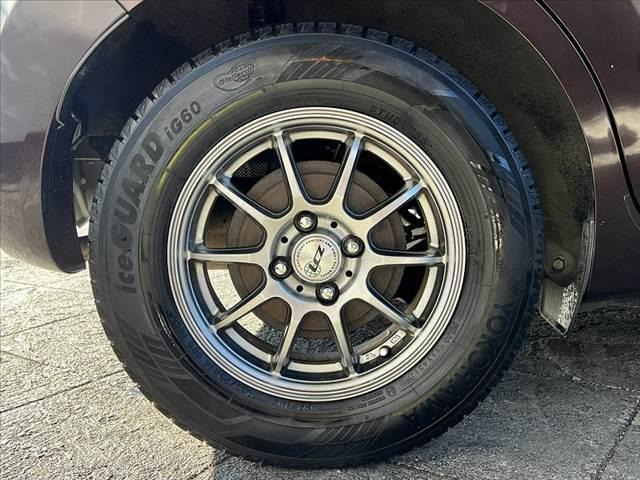 ノート メダリスト　エマージェンシーブレーキパッケージ　禁煙　車検整備付　全方位モニタ　ナビ　フルセグ　ＢＴオーディオ　ＥＴＣ　スマートキ　Ｐスタート　横滑防止　コーナーセンサー　ＬＥＤ　フォグ　ＥＣＯモード　アイドリングストップ　レーンキープ　エマブレ（41枚目）