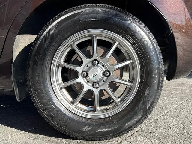 ノート メダリスト　エマージェンシーブレーキパッケージ　禁煙　車検整備付　全方位モニタ　ナビ　フルセグ　ＢＴオーディオ　ＥＴＣ　スマートキ　Ｐスタート　横滑防止　コーナーセンサー　ＬＥＤ　フォグ　ＥＣＯモード　アイドリングストップ　レーンキープ　エマブレ（42枚目）