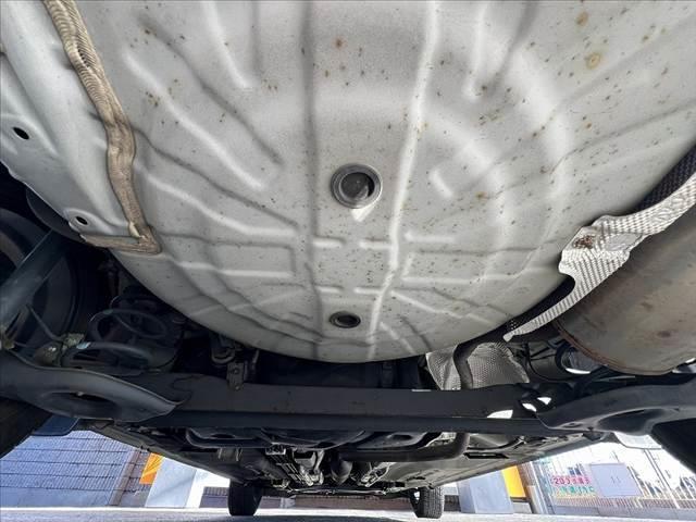 ノート メダリスト　エマージェンシーブレーキパッケージ　禁煙　車検整備付　全方位モニタ　ナビ　フルセグ　ＢＴオーディオ　ＥＴＣ　スマートキ　Ｐスタート　横滑防止　コーナーセンサー　ＬＥＤ　フォグ　ＥＣＯモード　アイドリングストップ　レーンキープ　エマブレ（47枚目）